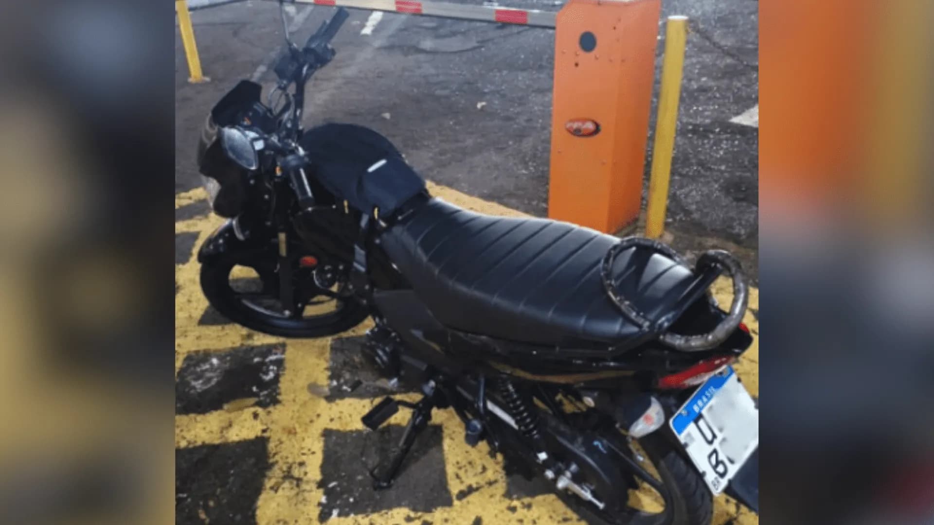 HOMEM É PRESO APÓS ADULTERAR PLACA DE MOTO COM FITA ISOLANTE